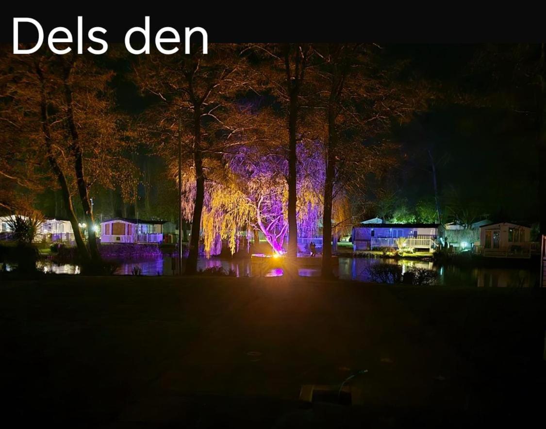 Del'S Den Lakeside Weeley Bridge Exterior foto